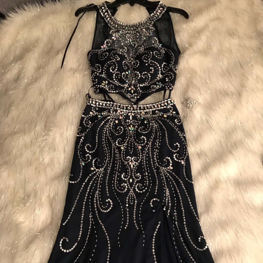 prom dress - Picture 3 of 7